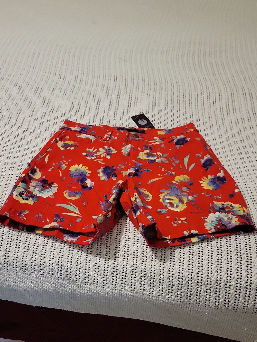 Gloria Vanderbilt Red Floral Flat Front Woman's Shorts
